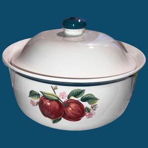 China Pearl Apples (Casuals) 2 Qt Round Covered Casserole Dish